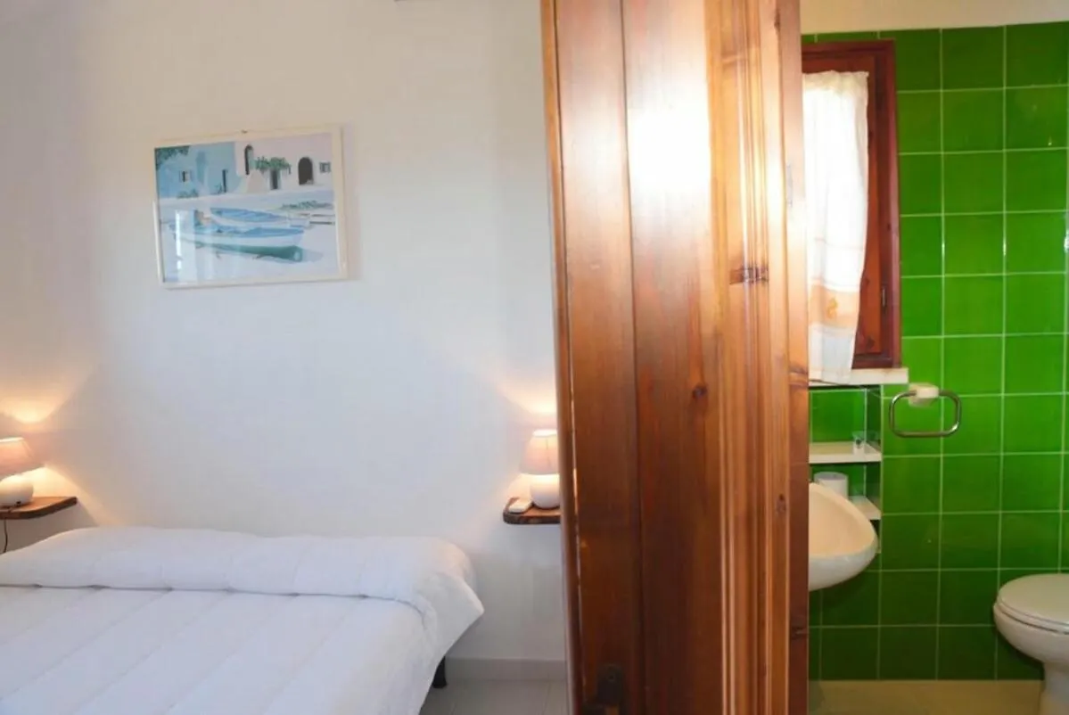 Villa Marinella By La Via Del Mare Viaggi E Vacanze Notteri 0*,  Italy