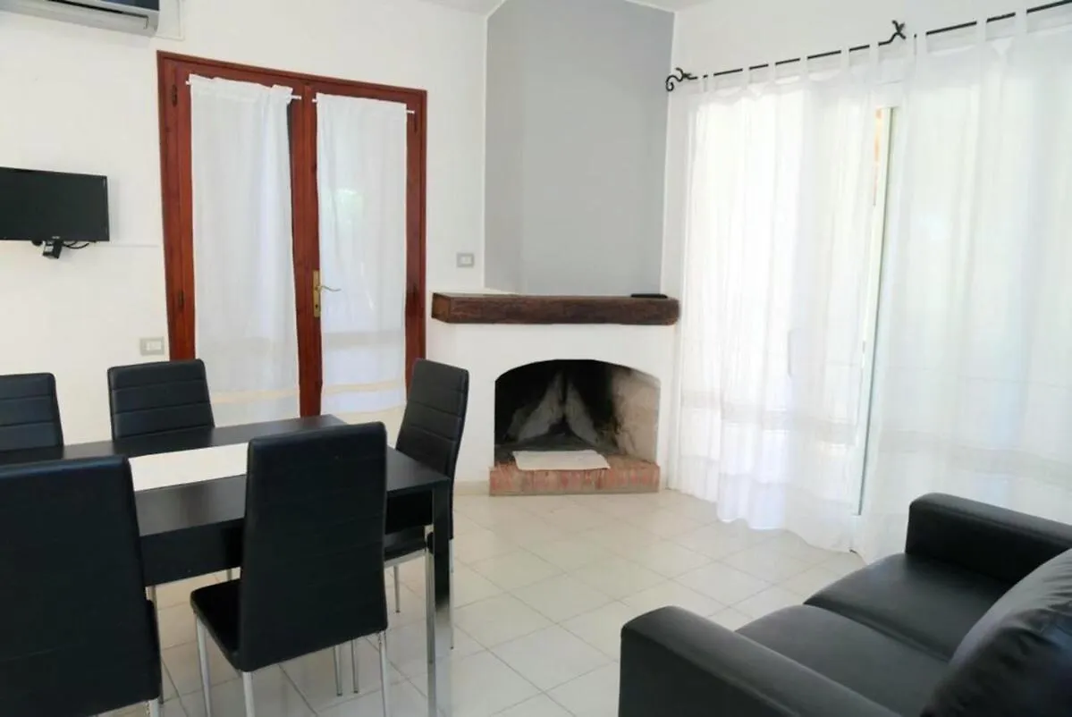 Villa Marinella By La Via Del Mare Viaggi E Vacanze Notteri 0*,