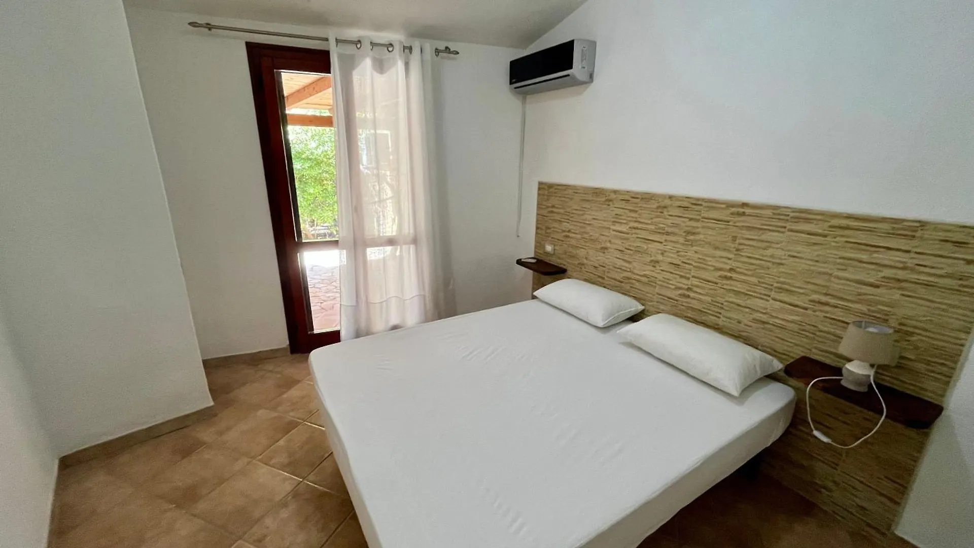 Villa Marinella By La Via Del Mare Viaggi E Vacanze Notteri 0*,